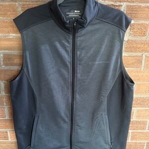 🍇 Vineyard Vine Vest - Men's Large